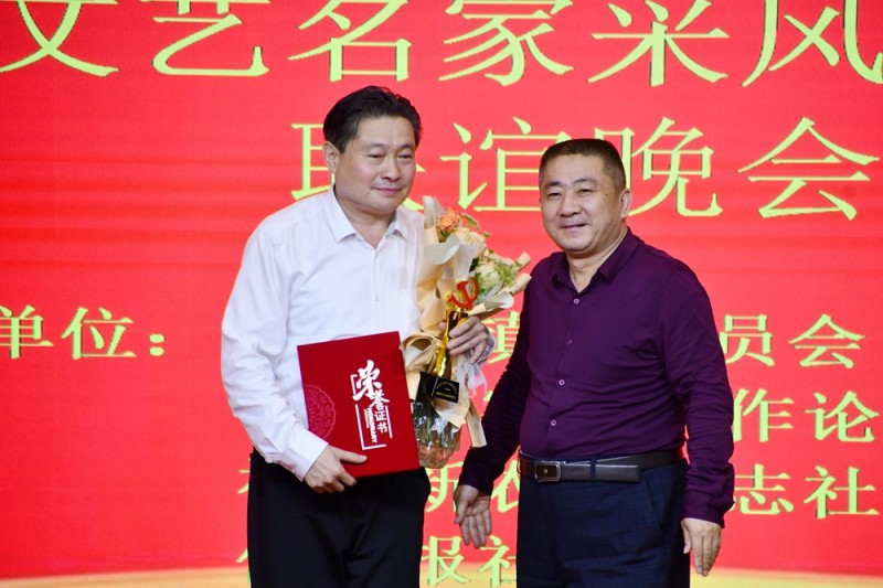 中國文藝名家“品讀大美贛鄱  放歌萬年石鎮(zhèn)”采風(fēng)系列活動舉辦