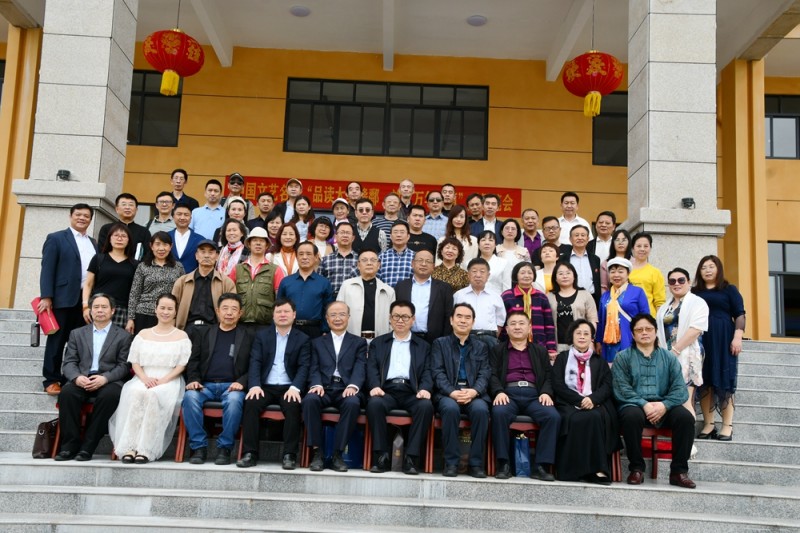 中國文藝名家“品讀大美贛鄱  放歌萬年石鎮(zhèn)”采風(fēng)系列活動舉辦