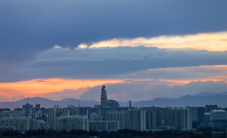 太美了、北京雷雨后的雙彩虹如油畫(huà)晚霞