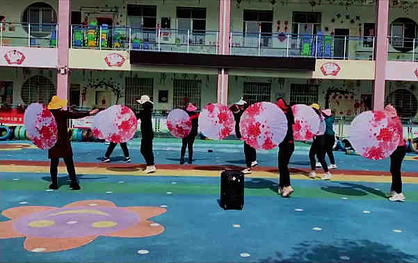 舞出風姿，綻放風采——湖北英山縣孔家坊鄉中心幼兒園教師舞蹈培訓
