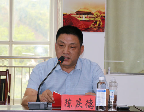 安徽硒泰食品有限公司與周總理扮演者趙誠(chéng)祥簽約品牌形象代言?xún)x式在仙寓山舉行
