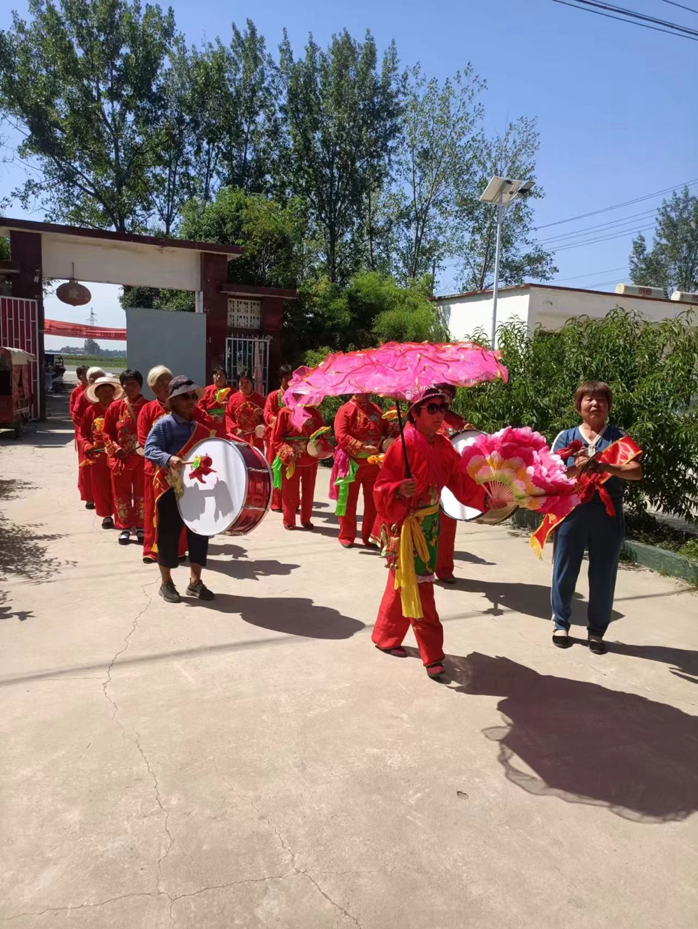 正念正心國學文化研究院傳統文化學研中心到逍遙鎮敬老院進行慰問