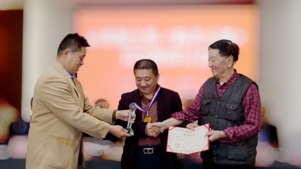 張富英榮獲第11屆人人文學獎最佳編輯獎，2022年度網絡文學獎頒發舉辦