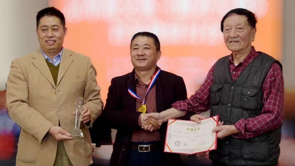 張富英榮獲第11屆人人文學獎最佳編輯獎，2022年度網絡文學獎頒發舉辦