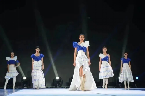 內蒙古藝術學院設計學院成功舉辦2023屆畢業生服裝設計作品展演活動