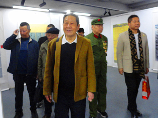 紀(jì)念延安雙擁運(yùn)動(dòng)80周年全國(guó)名家書畫作品展在成都開幕