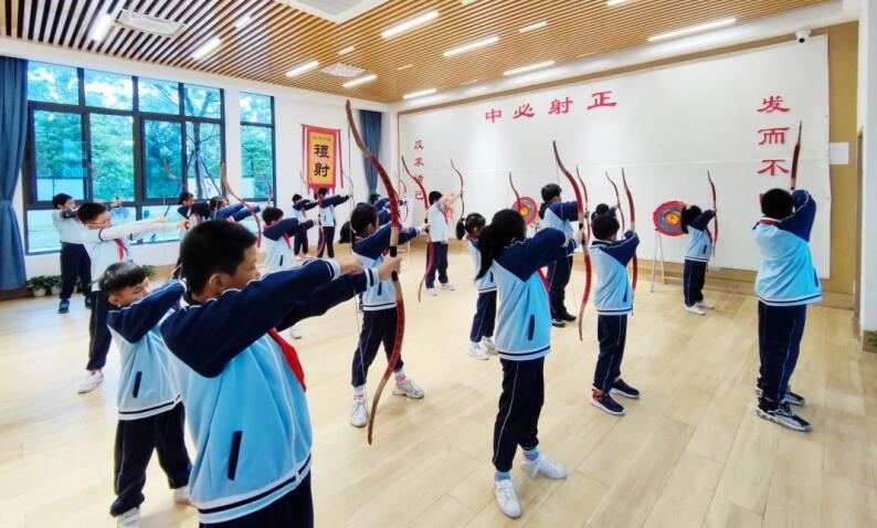 柴時鐘:整合校本資源 踐行大德育觀 創建和美校園 柴時鐘:整合校本資源 踐行大德育觀 創建和美校園