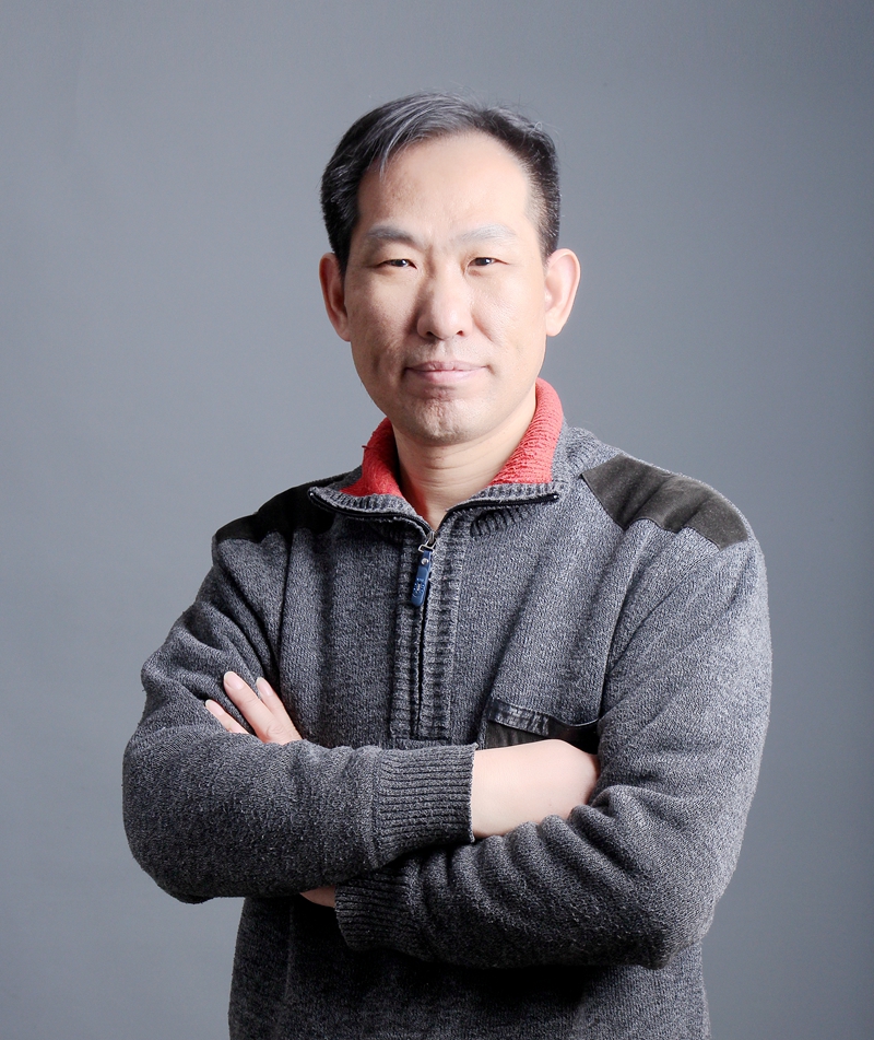 笑琰詩歌兩首:與友人一起聯歡(外一首)