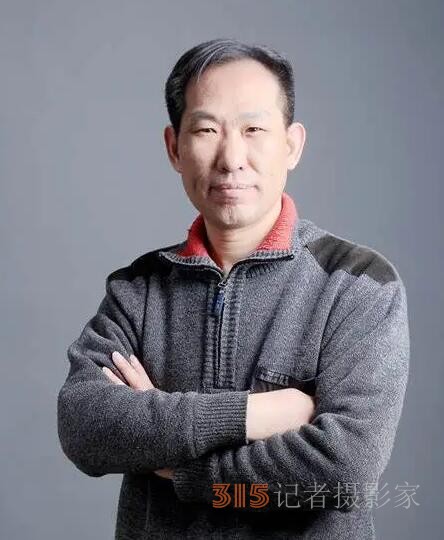 詩人作家、書法家靳新國談寫作的奧秘