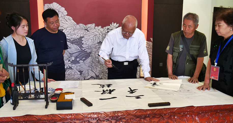“品讀千年古都，放歌趙王集團” 中國文藝名家走進河北邯鄲采風系列活動成功舉辦